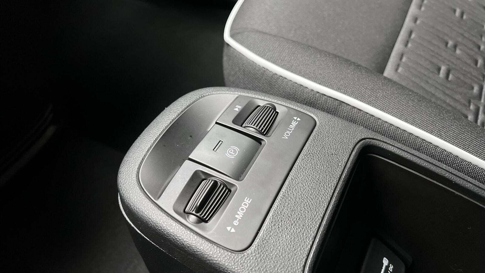 Hvid Fiat 500e fra 2023