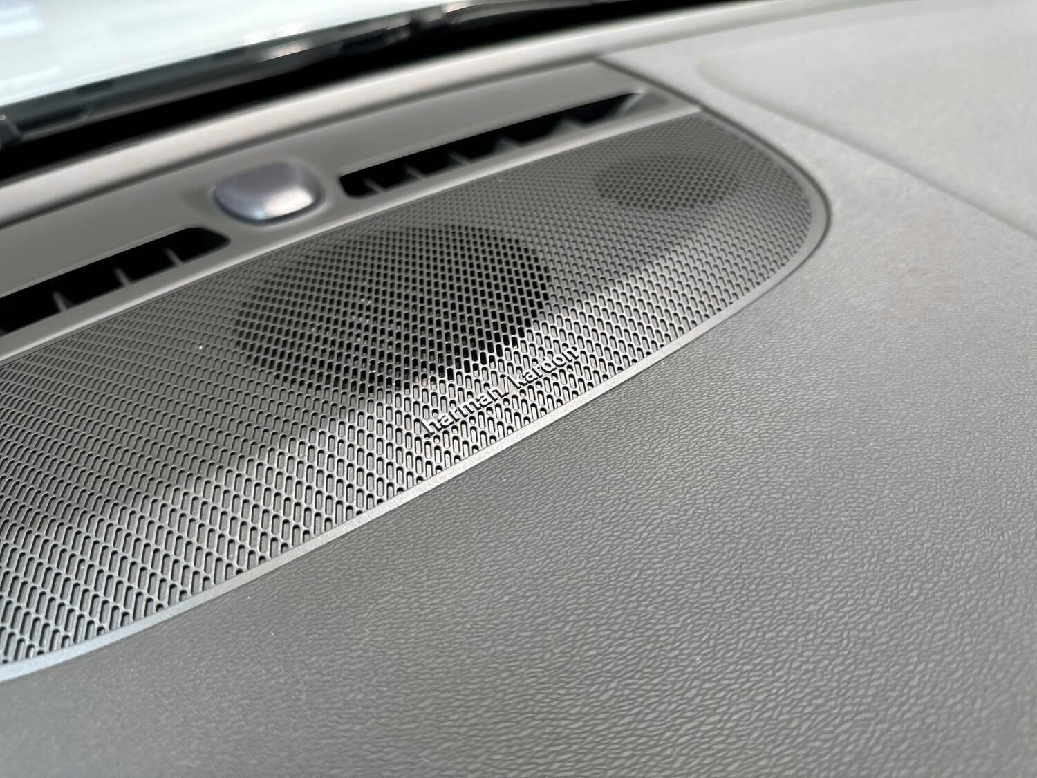 Hvid Volvo XC40 fra 2023