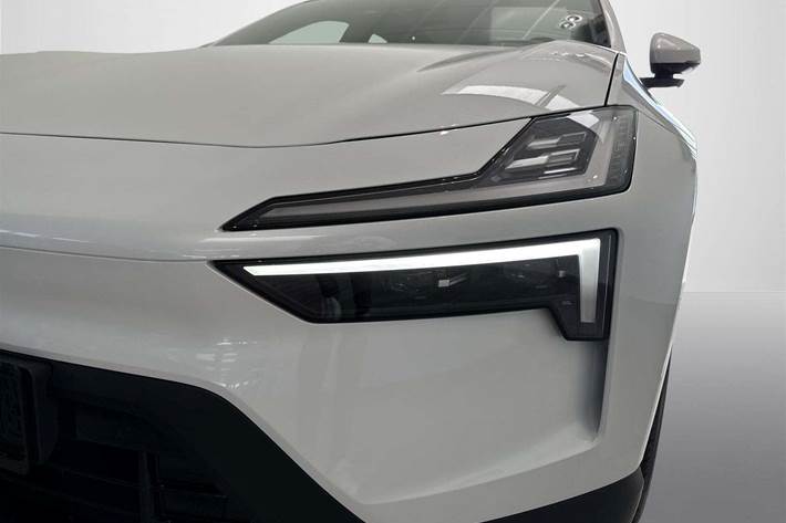 Hvid Polestar 4 fra 2025