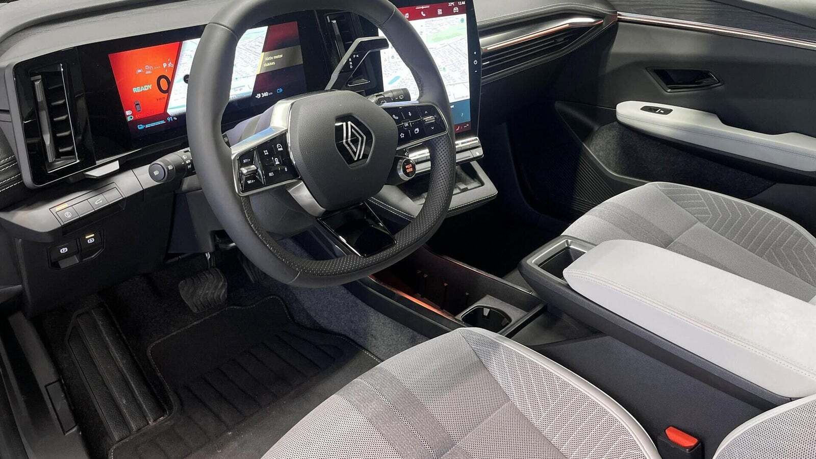 Renault Scenic E-Tech 87 Iconic