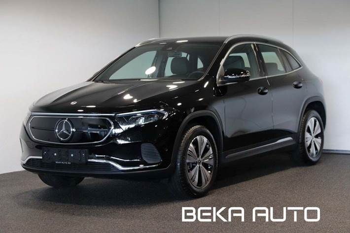 Sort Mercedes EQA250 fra 2023 set udefra