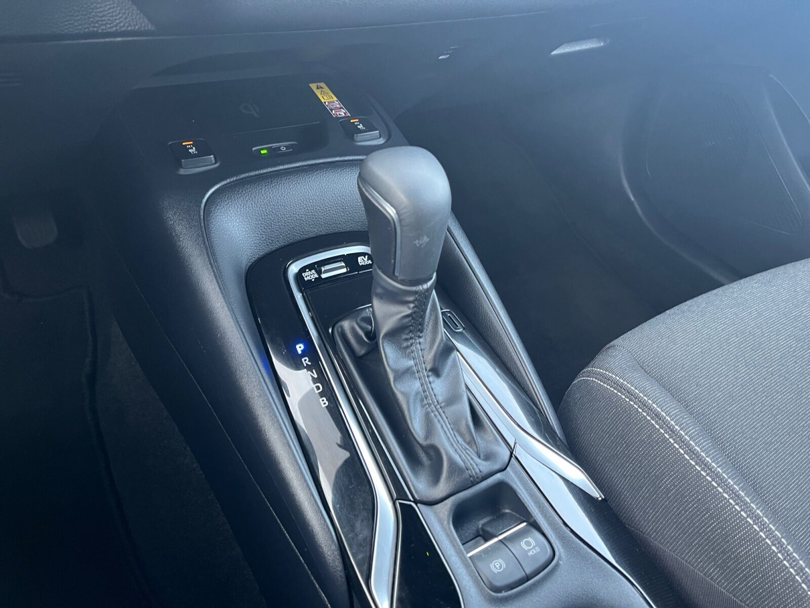 Rød Toyota Corolla fra 2025