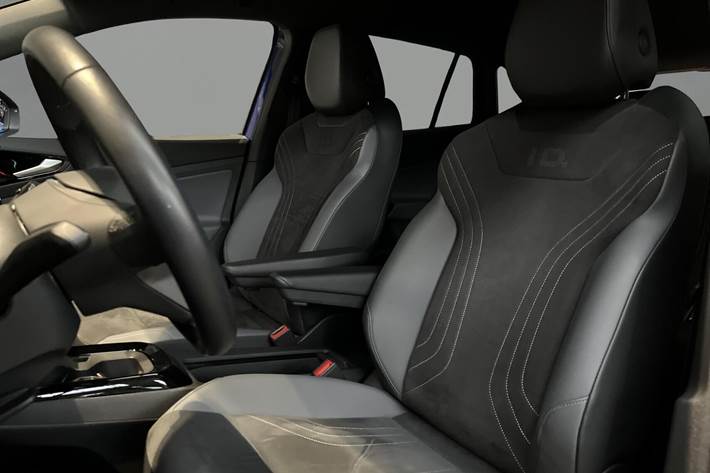 Blå VW ID.4 fra 2023