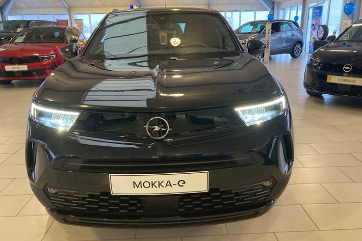 Sort Opel Mokka-e fra 2024