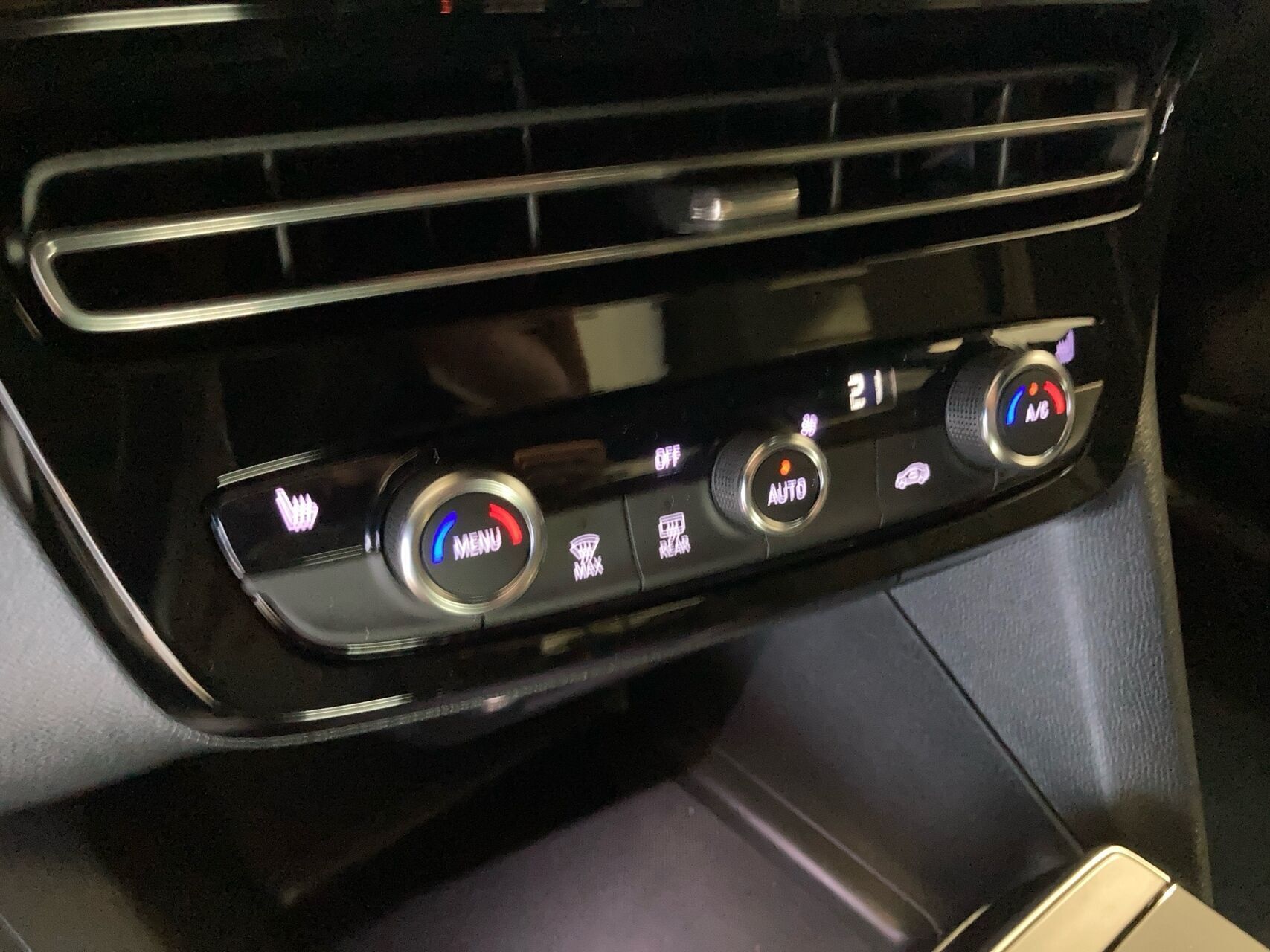 Sort Opel Mokka-e fra 2024