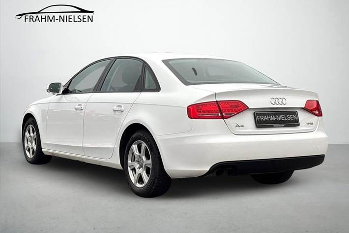Hvid Audi A4 fra 2010