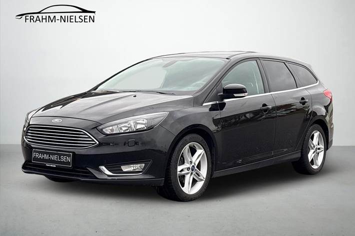Sort Ford Focus fra 2017 set udefra