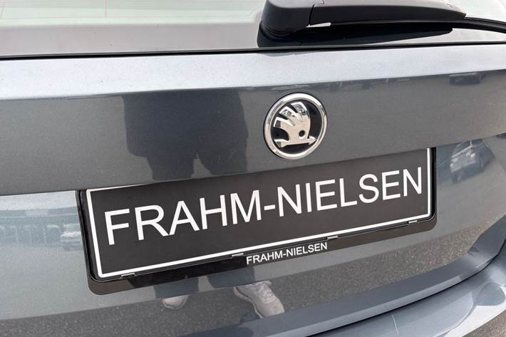 Grå Skoda Fabia fra 2017