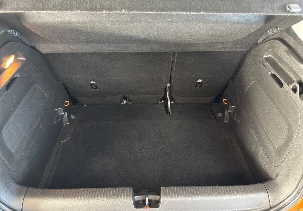 Gul Opel Crossland X fra 2017