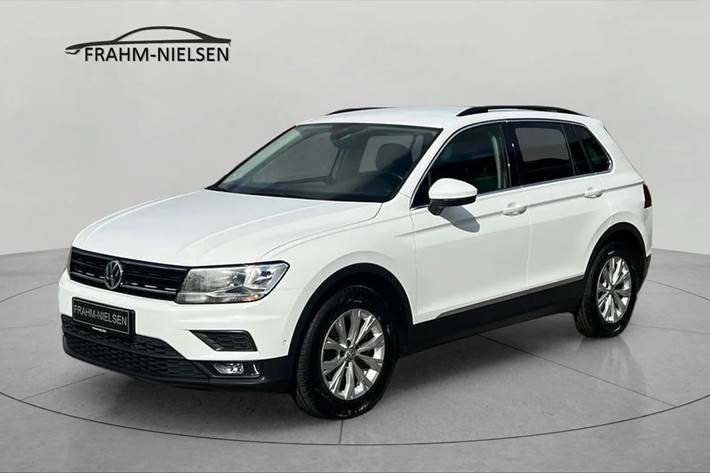 Hvid VW Tiguan fra 2020 set udefra