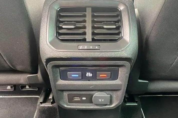 Hvid VW Tiguan fra 2020