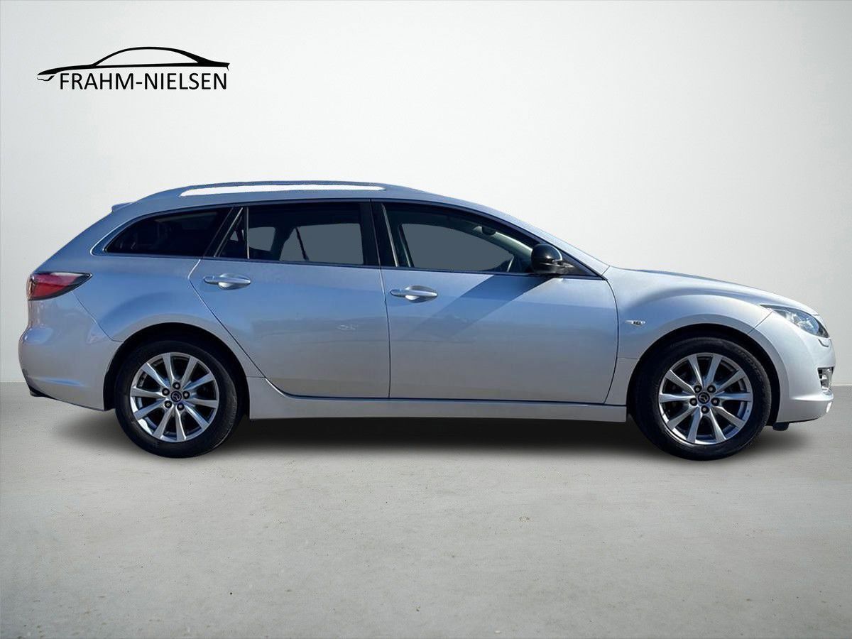 Grå Mazda 6 fra 2008