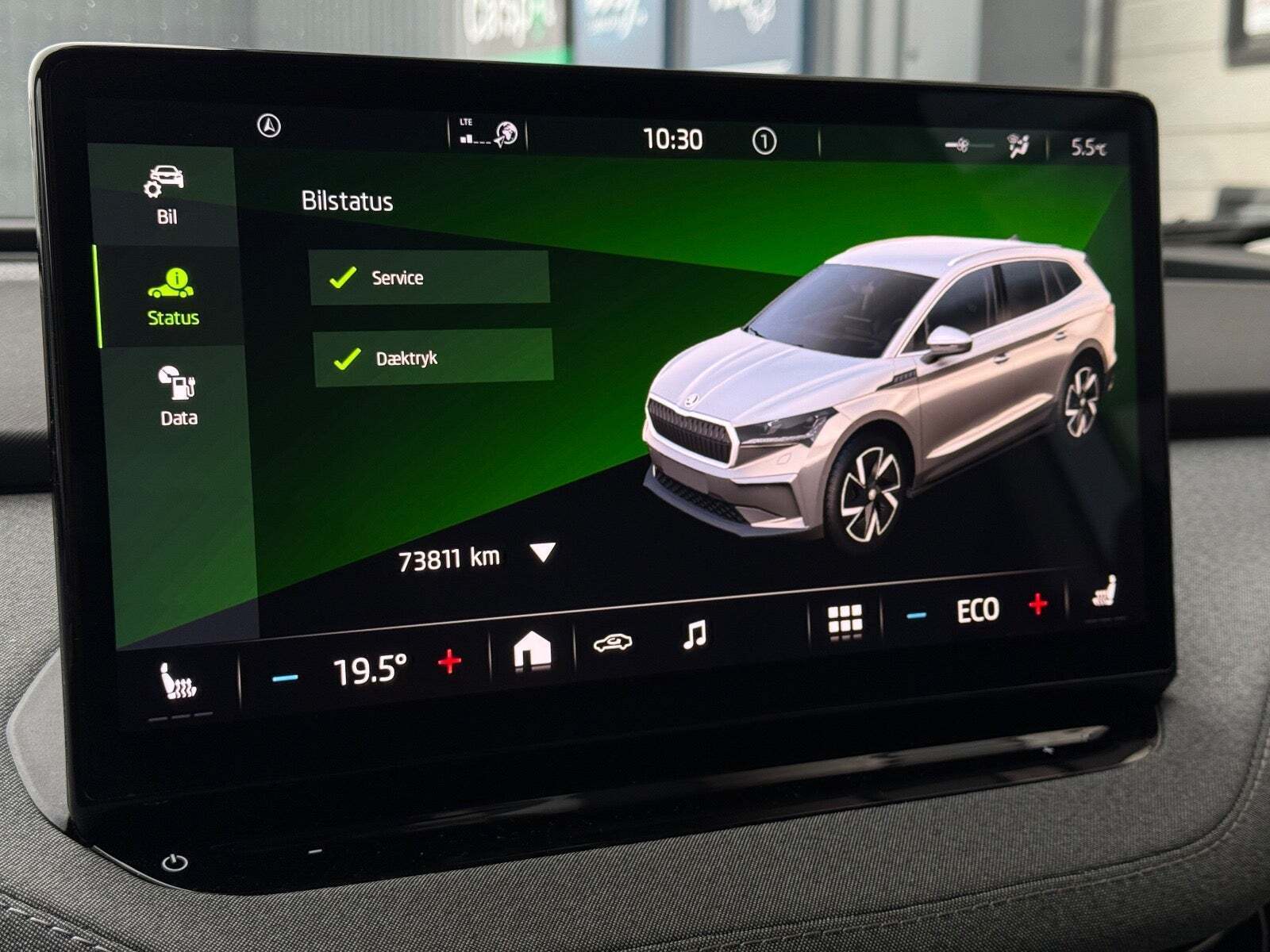 Blå Skoda Enyaq fra 2022