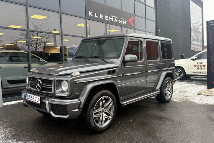 Grå Mercedes G63 fra 2014 set udefra