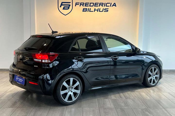 Sort Kia Rio fra 2019
