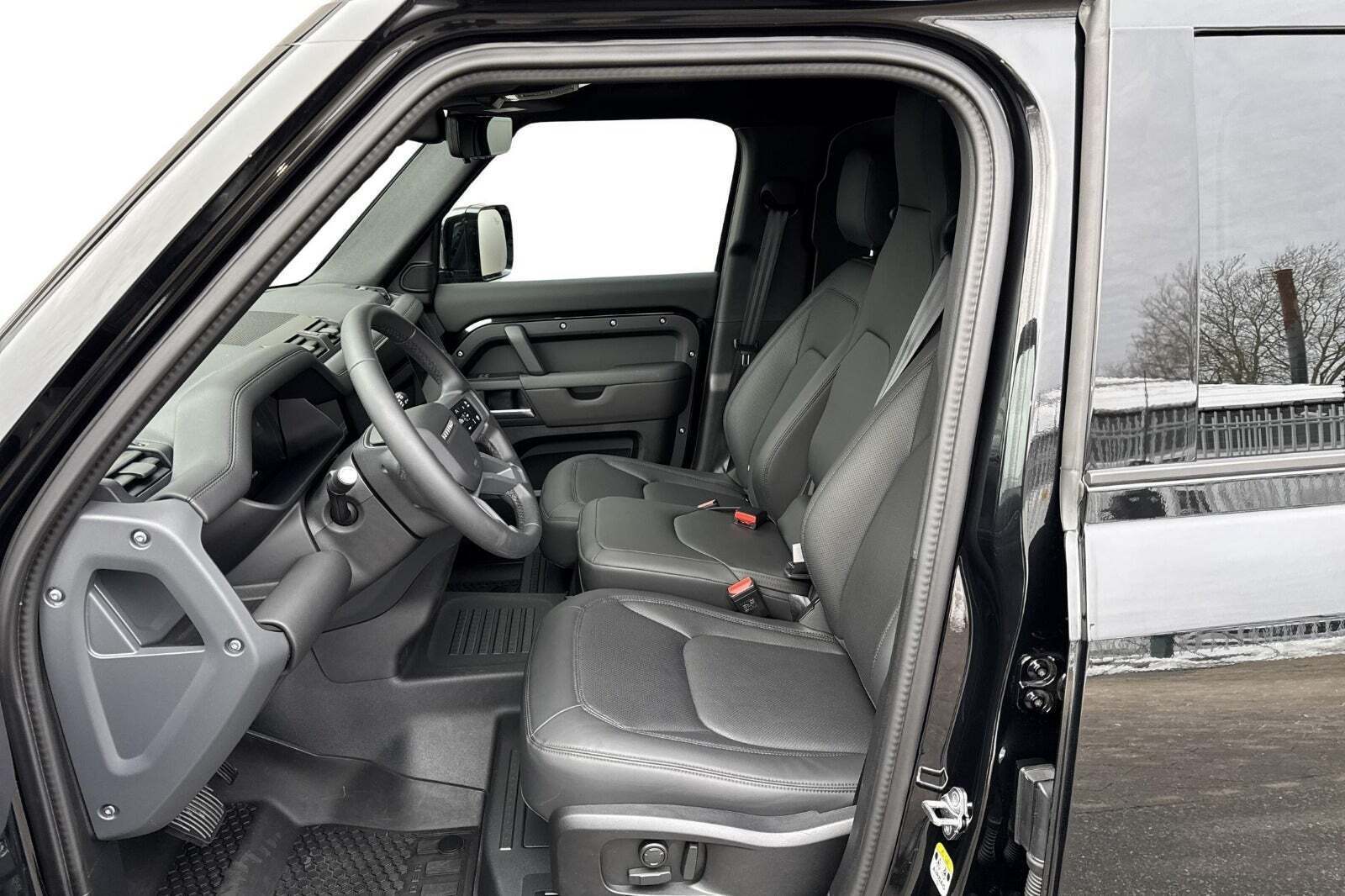 Land Rover Defender 110 3,0 D250 Hard Top X-Dynamic SE aut. Van