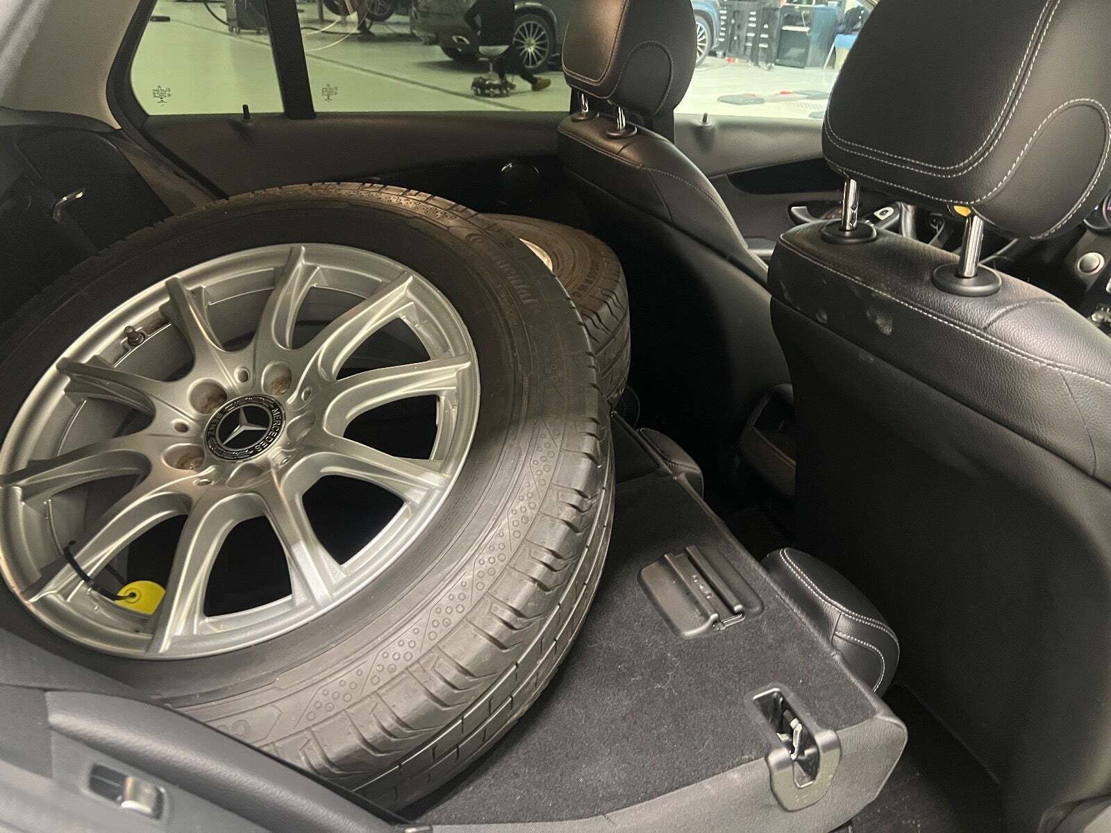 Hvid Mercedes C200 fra 2017