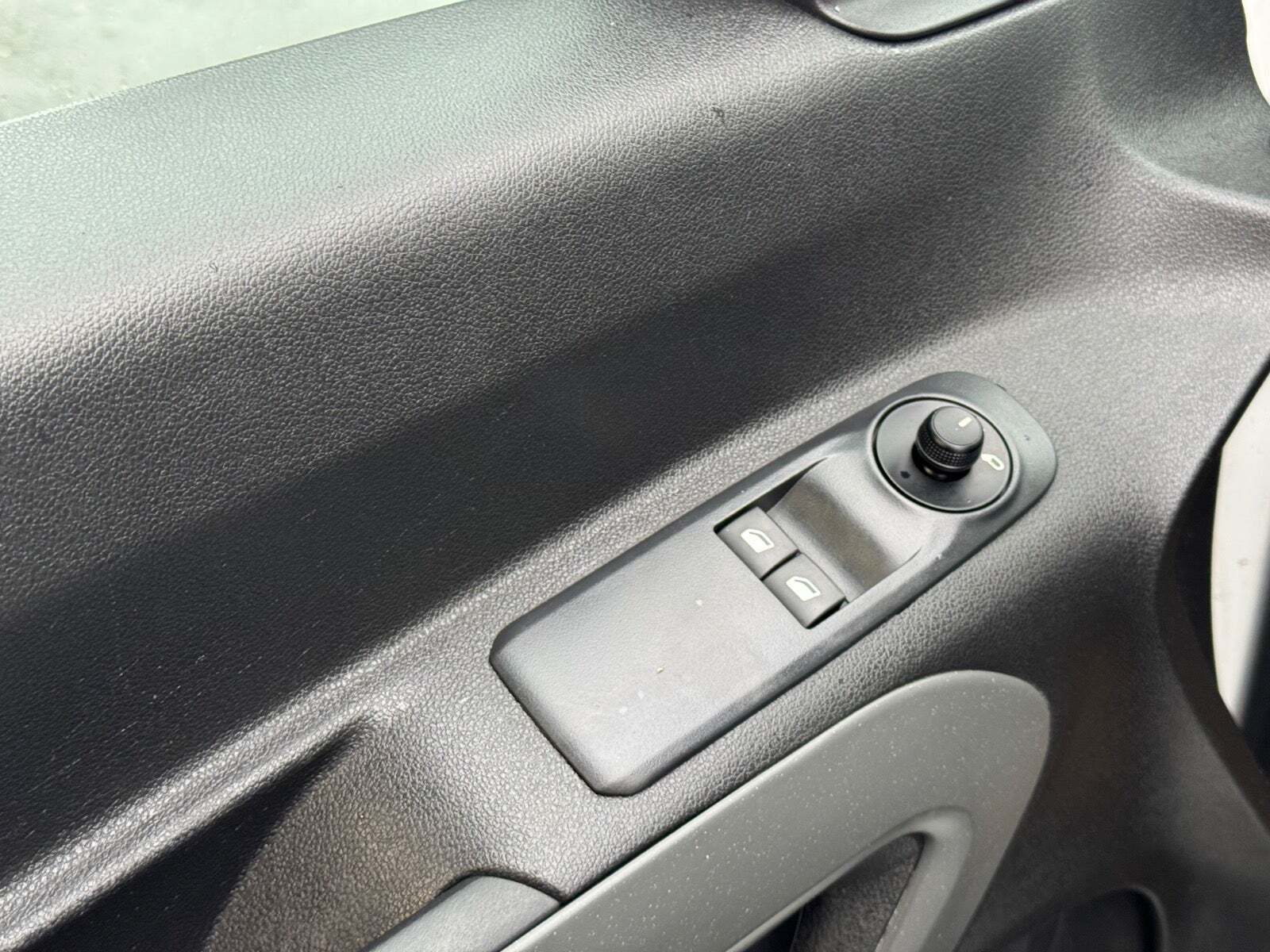 Hvid Citroën Berlingo fra 2021