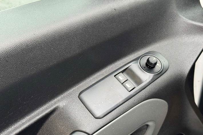 Hvid Citroën Berlingo fra 2021