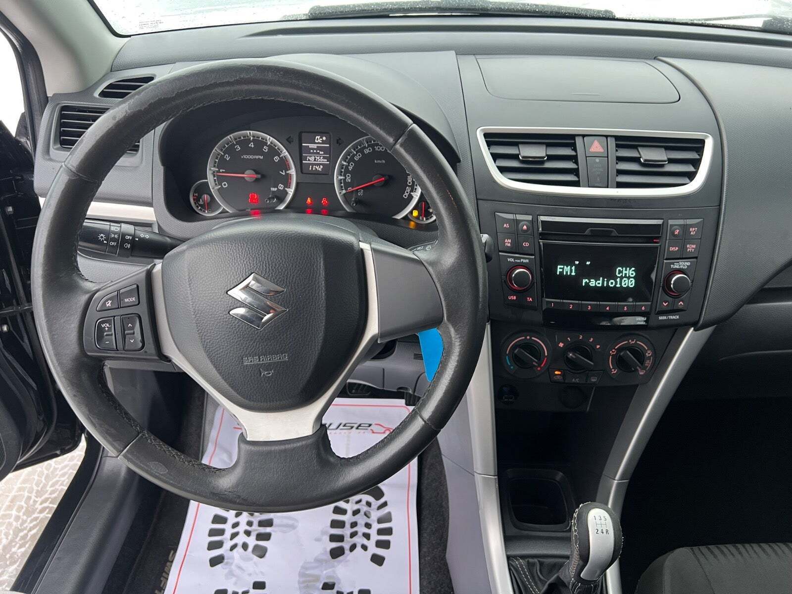 Sort Suzuki Swift fra 2011