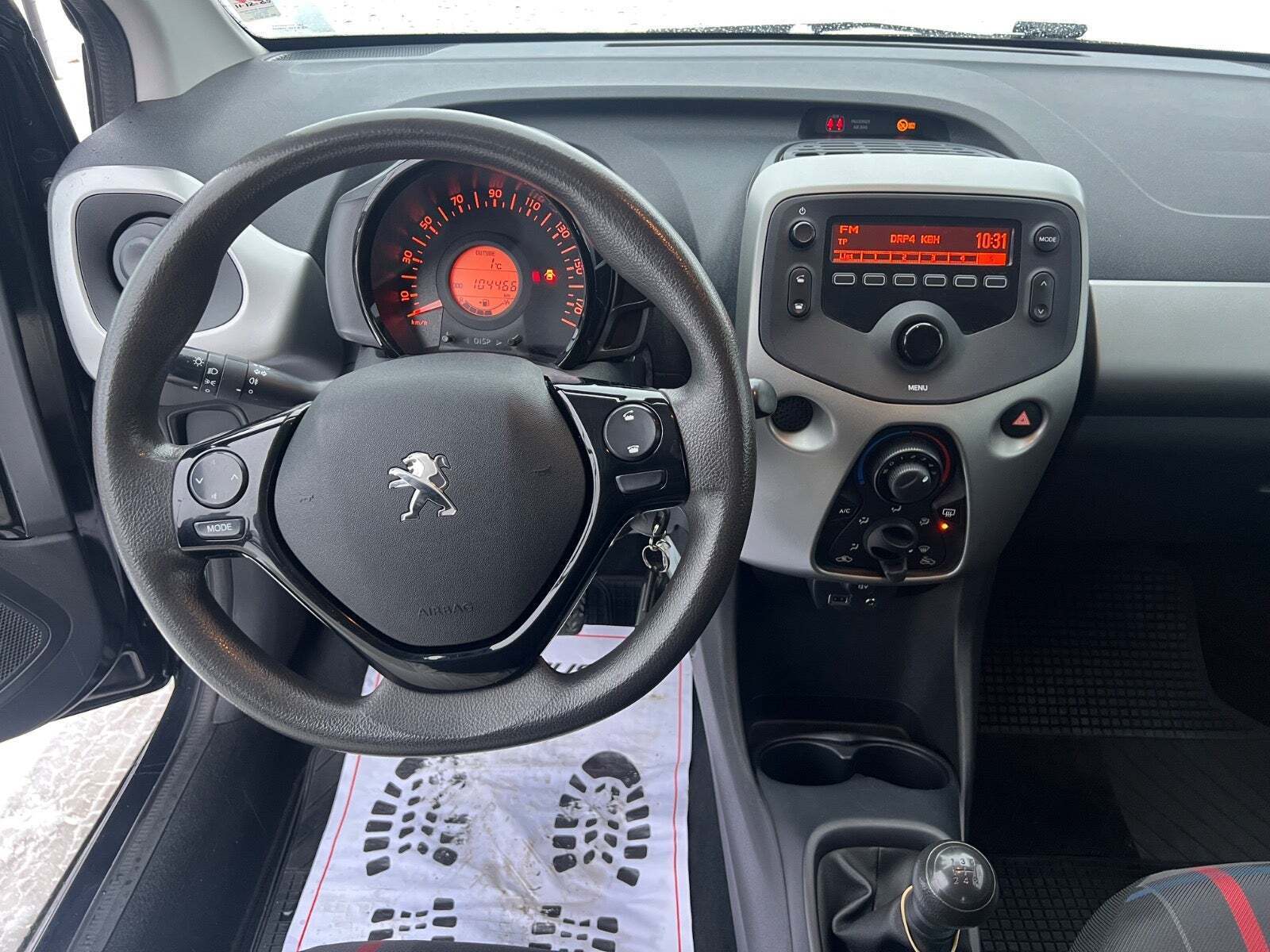 Sort Peugeot 108 fra 2015