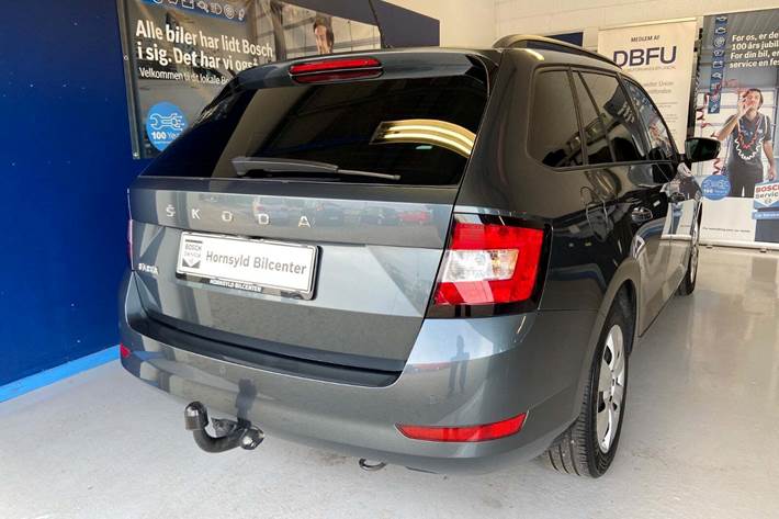 Grå Skoda Fabia fra 2022