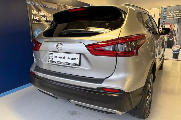 Sølv Nissan Qashqai fra 2019