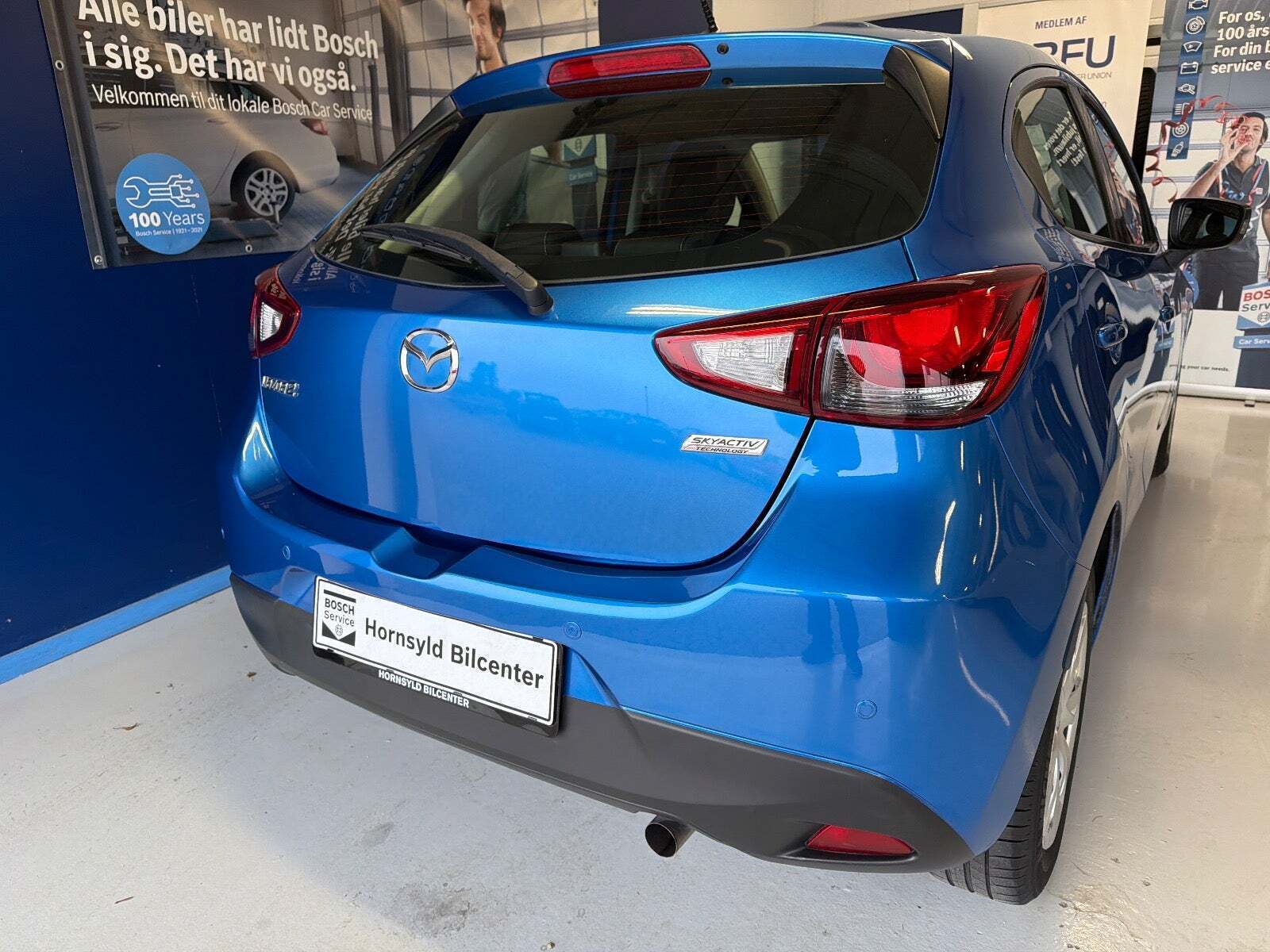 Blå Mazda 2 fra 2015