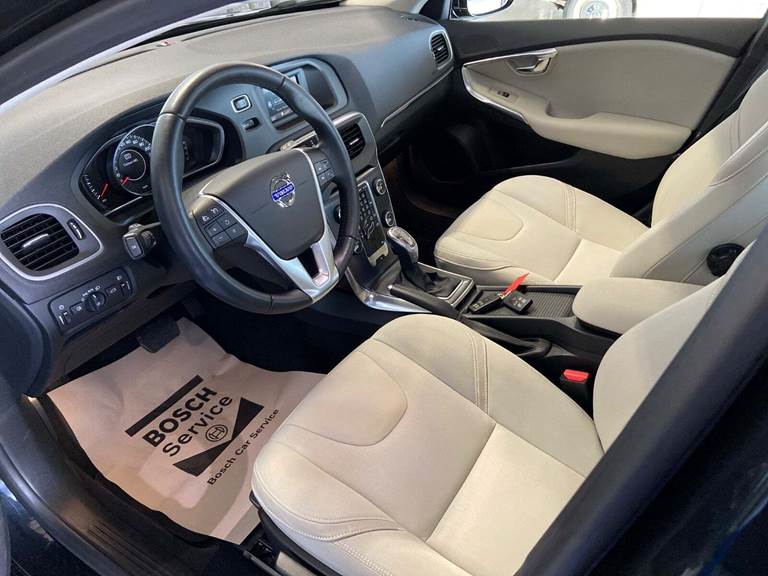 Volvo V40 1,6 T4 180 Momentum