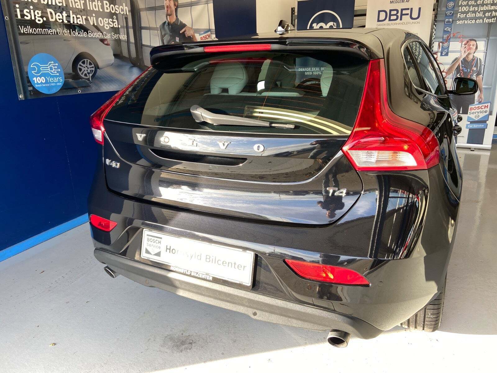 Sort Volvo V40 fra 2012