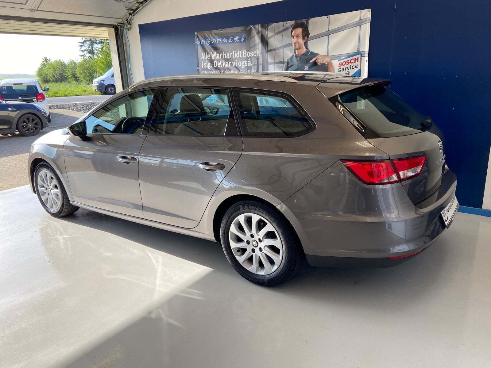 Grå Seat Leon fra 2017