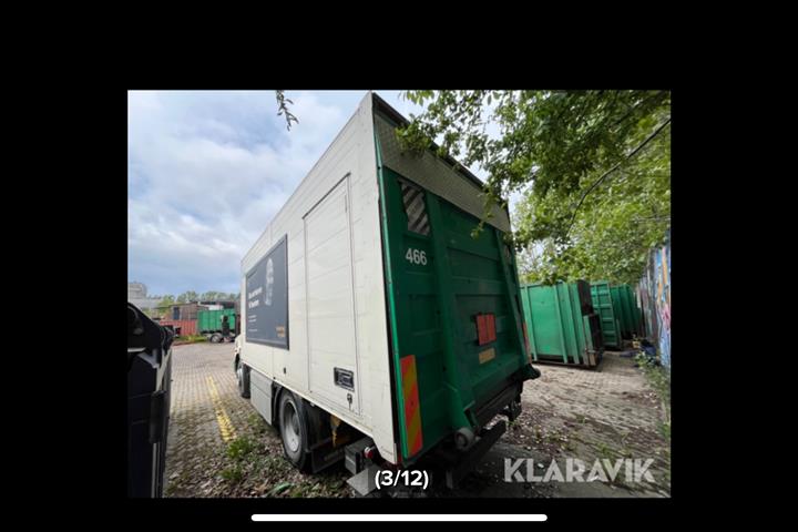 Beige Mercedes Econic 1830 fra 2016