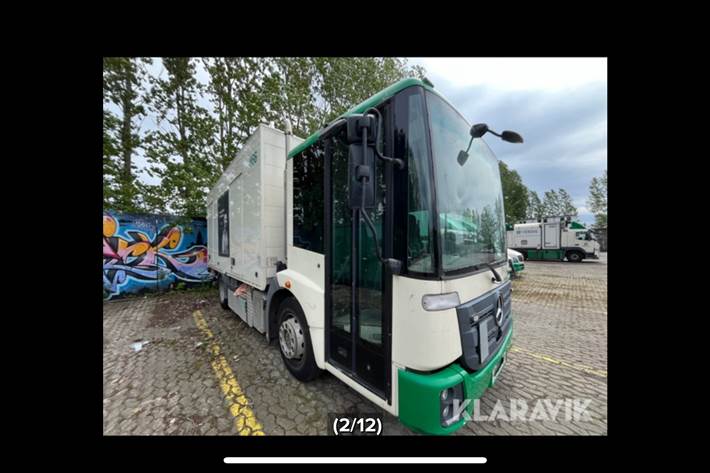 Beige Mercedes Econic 1830 fra 2016