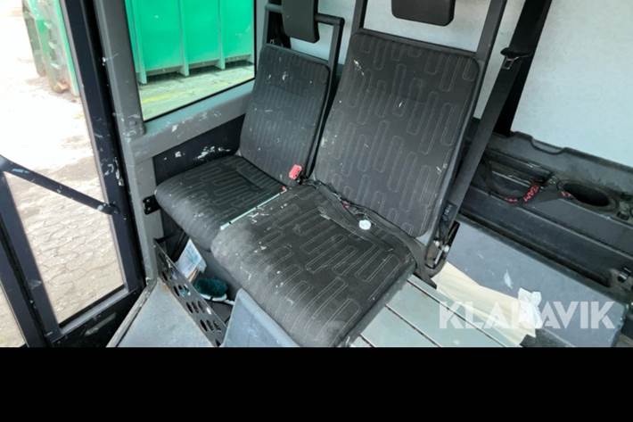 Beige Mercedes Econic 1830 fra 2016