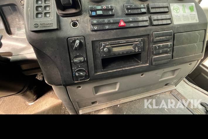 Beige Mercedes Econic 1830 fra 2016