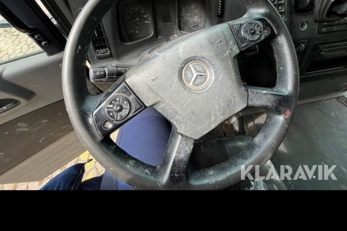 Beige Mercedes Econic 1830 fra 2016