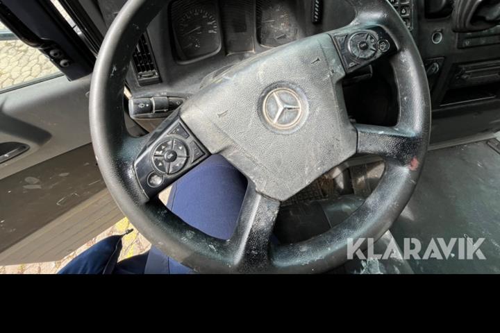 Beige Mercedes Econic 1830 fra 2016