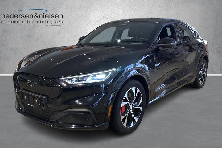 Sort Ford Mustang Mach-E fra 2024 set udefra