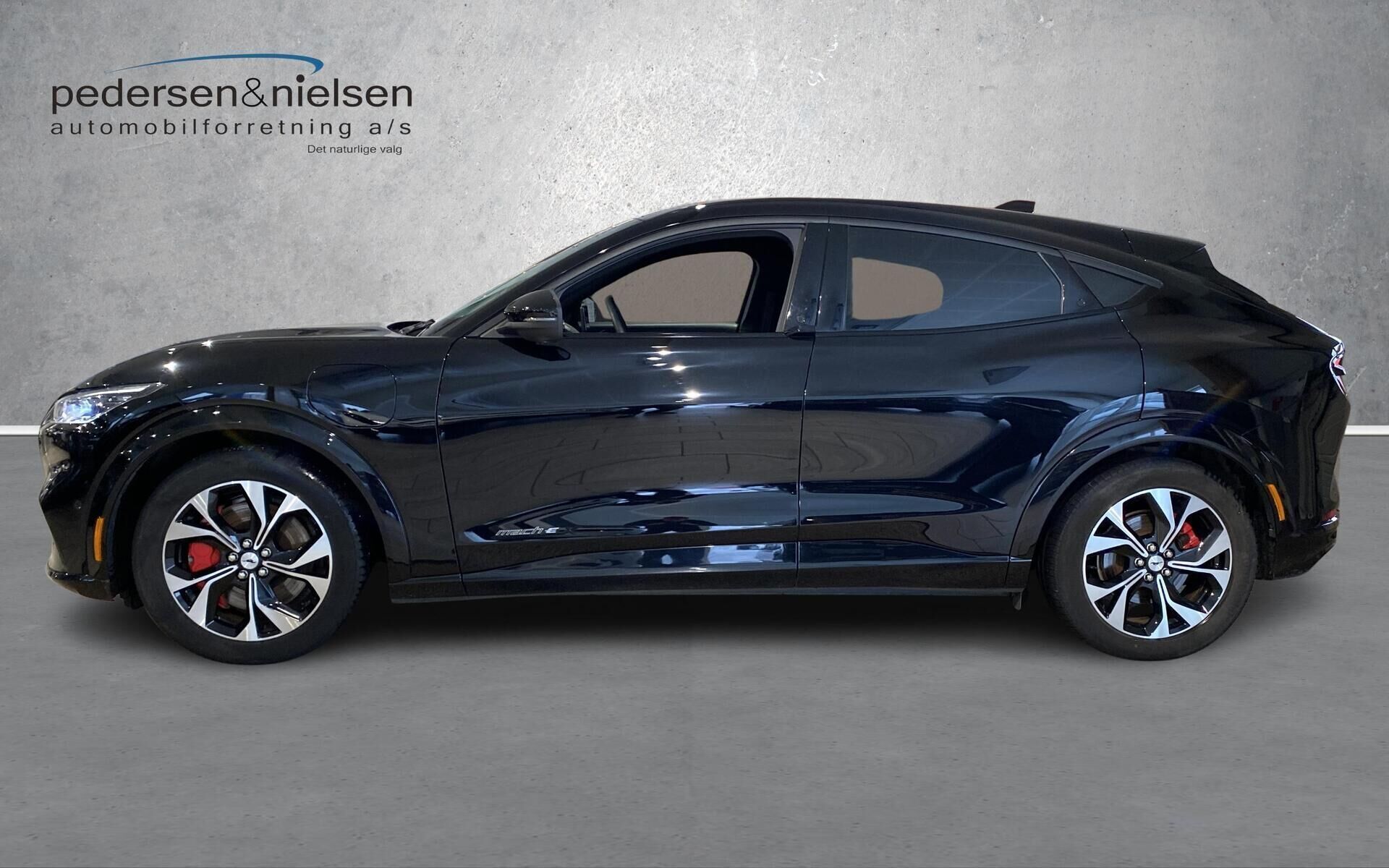 Ford Mustang Mach-E EL UR 294HK 5d Aut.