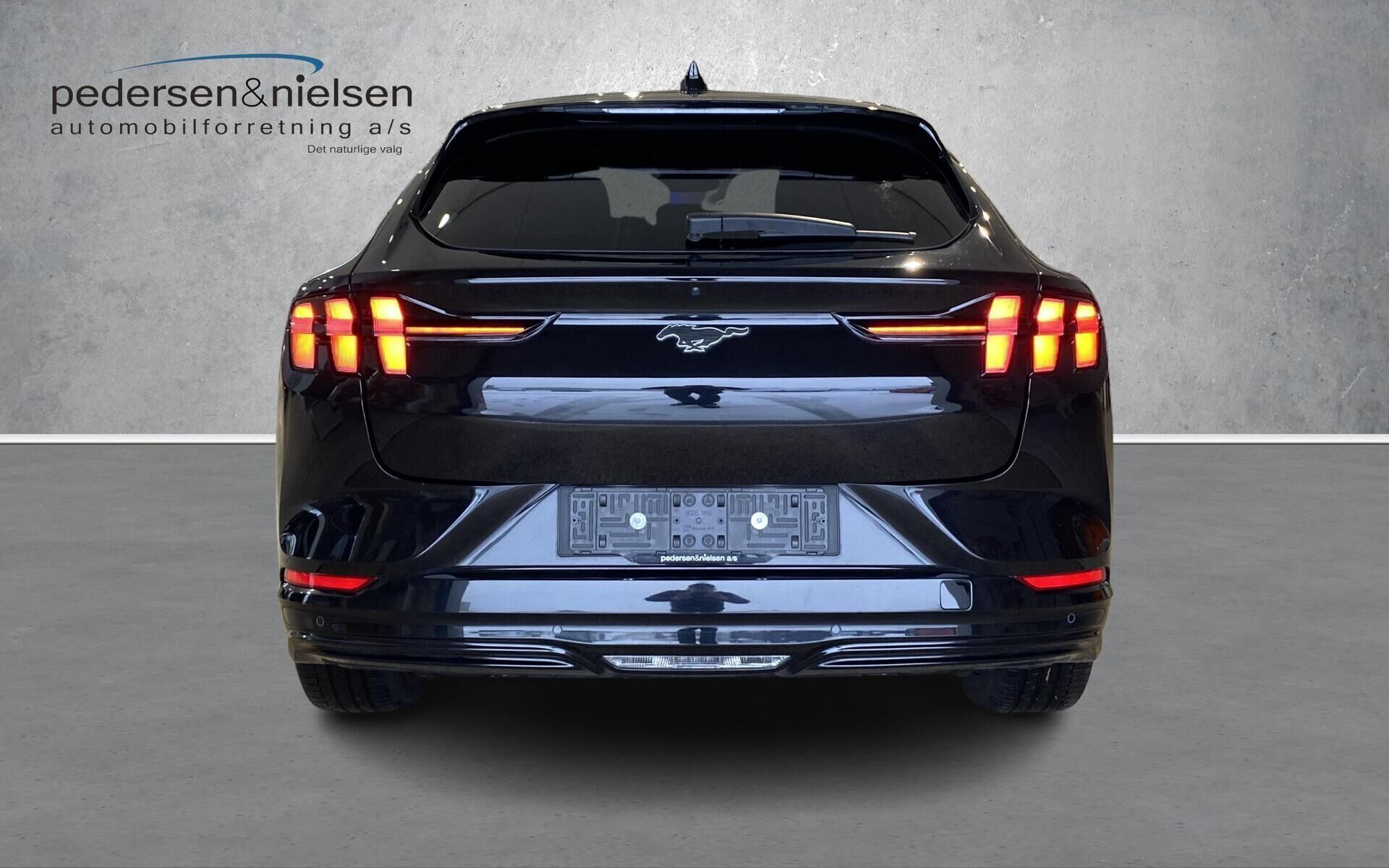 Sort Ford Mustang Mach-E fra 2024