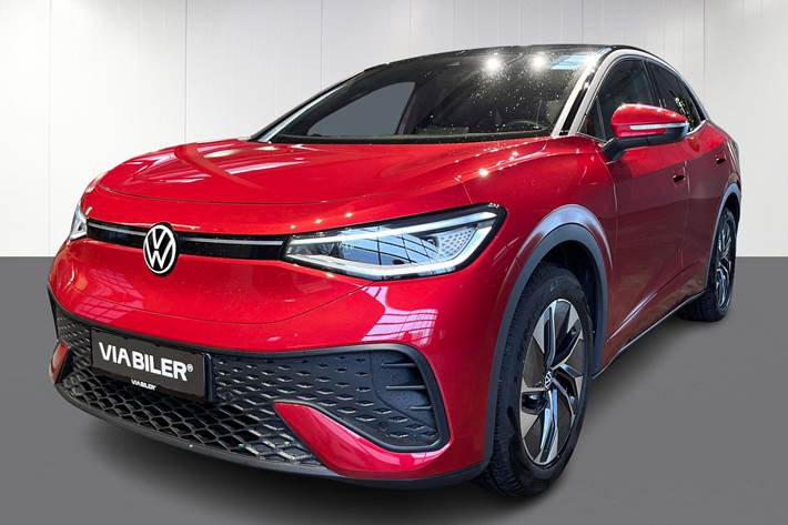 Rød VW ID.5 fra 2025 set udefra