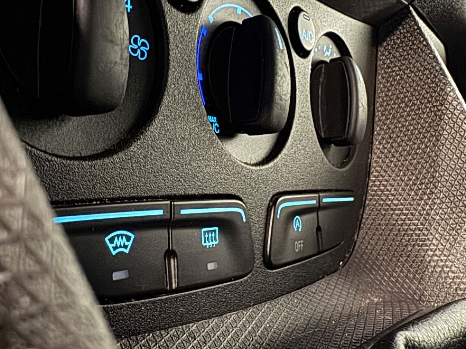 Sølv Ford Transit Connect fra 2015