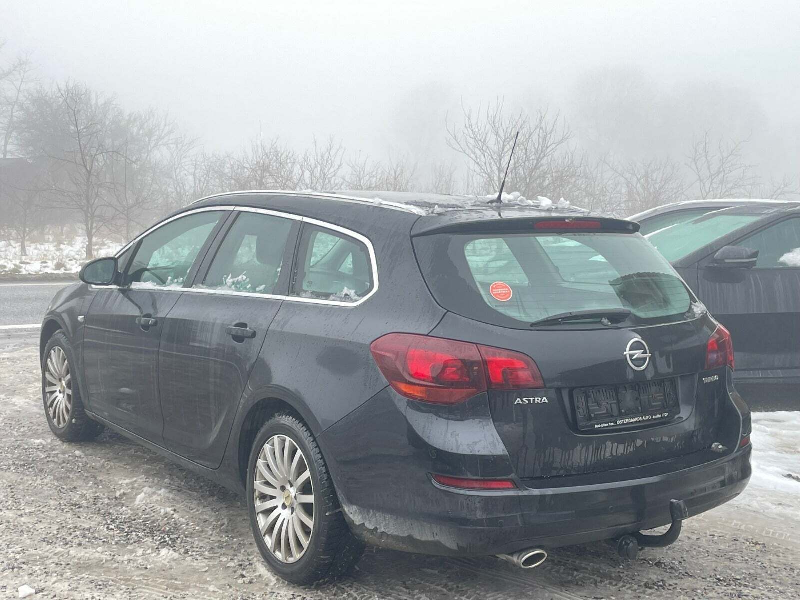 Sort Opel Astra fra 2012