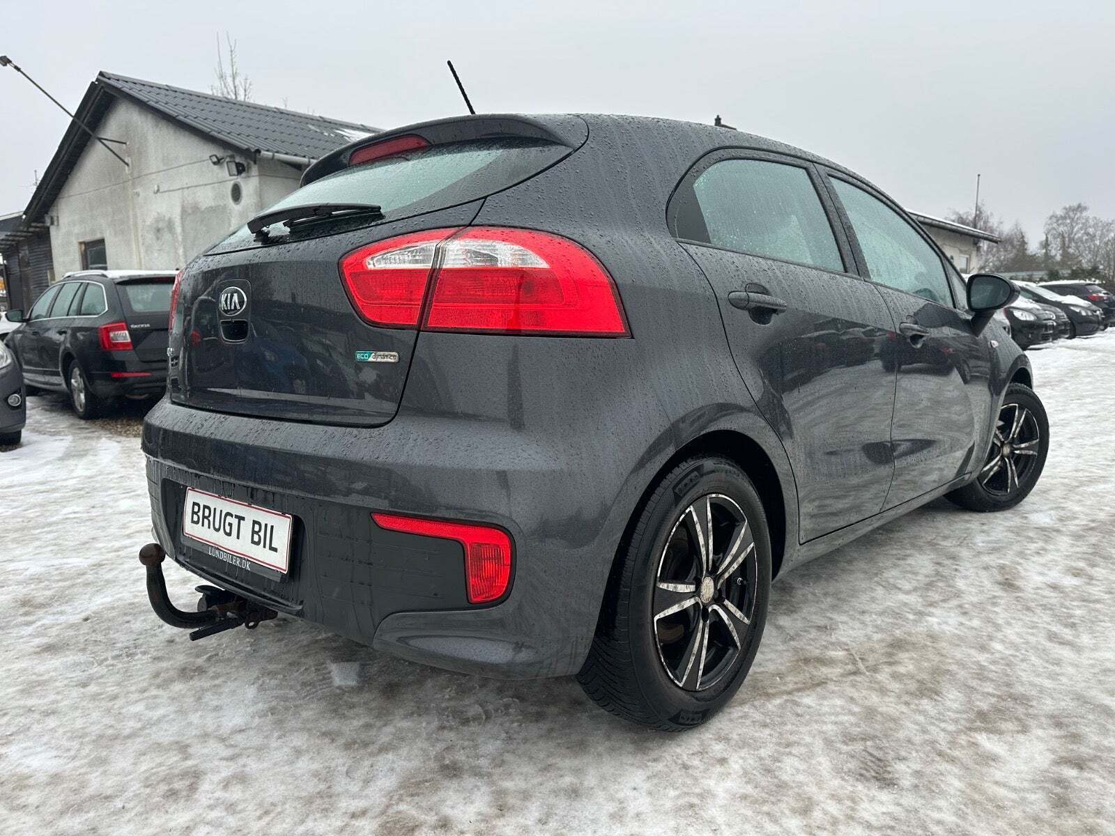 Grå Kia Rio fra 2015