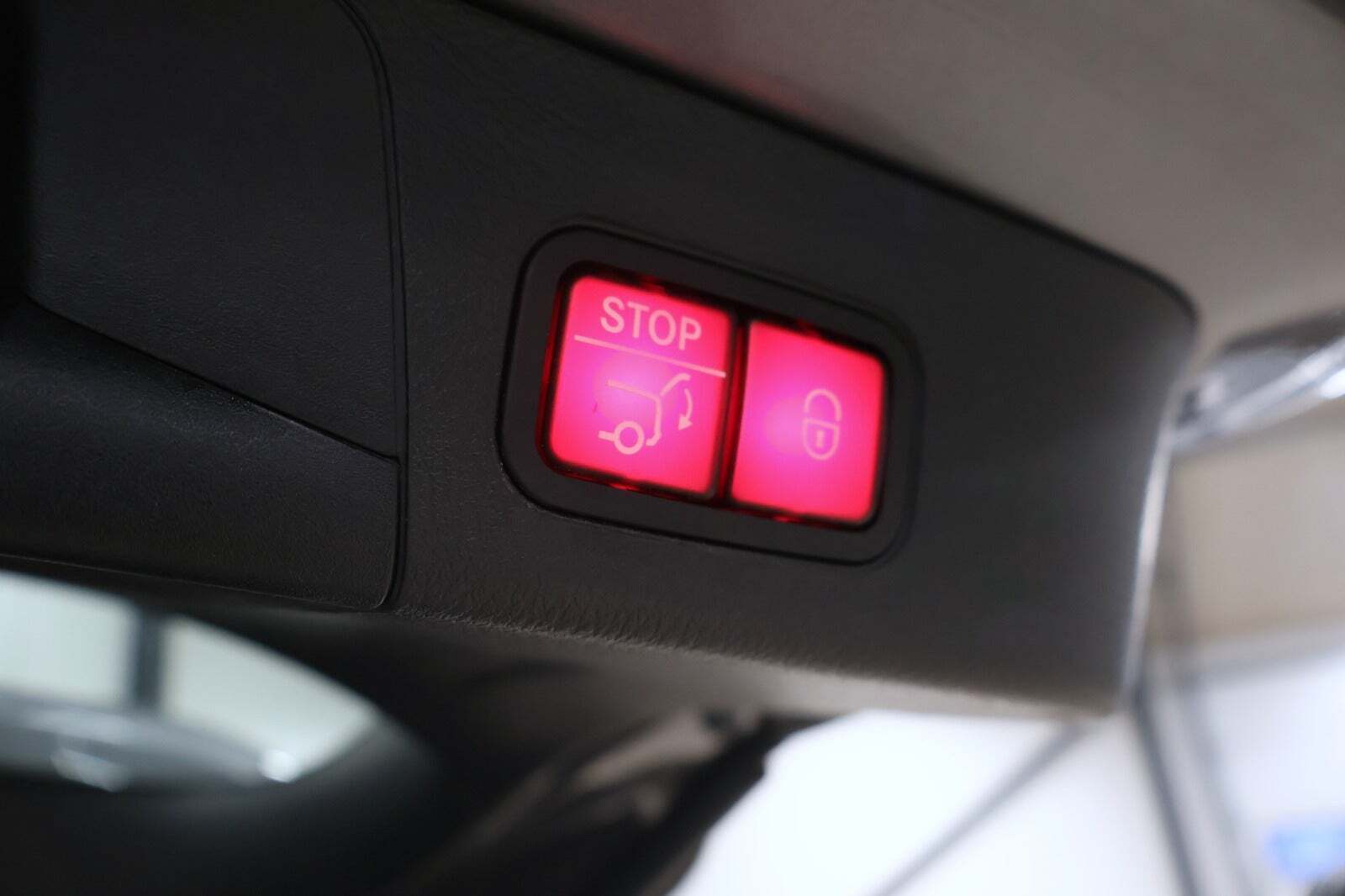 Grå Mercedes EQB300 fra 2022