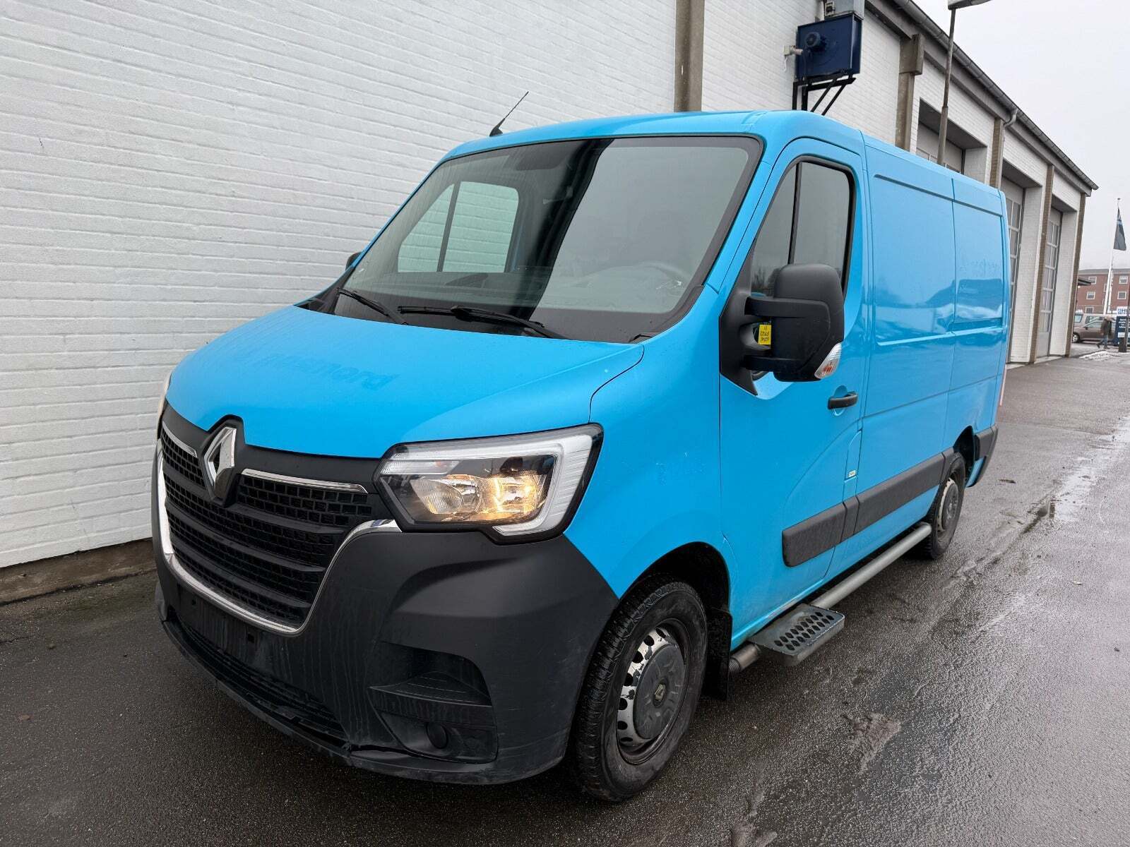 Renault Master IV T33 2,3 dCi 150 L1H1 Kassevogn aut.