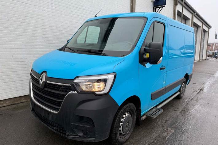 Blå Renault Master IV T33 fra 2019