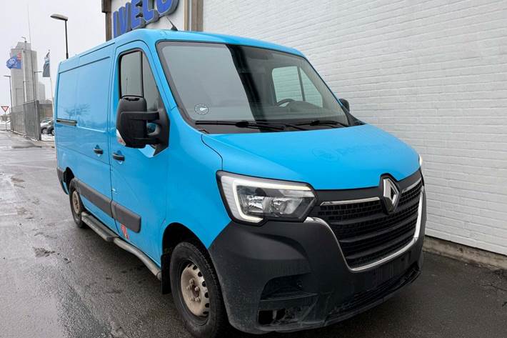 Blå Renault Master IV T33 fra 2019