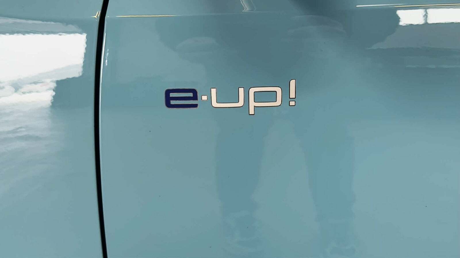 Blå VW E-UP! fra 2020