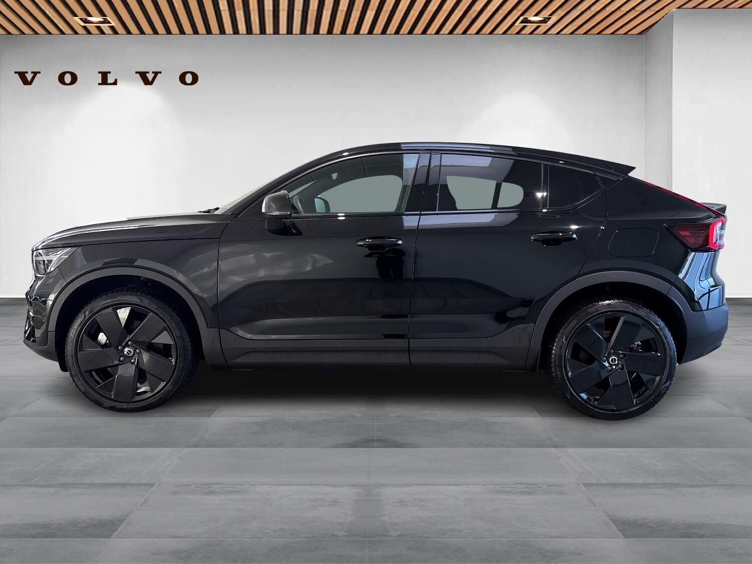 Volvo EC40 Extended Range Black Edition